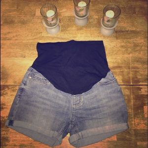 Maternity shorts